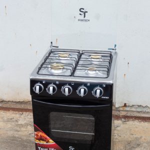 Startech Cuisinière 4 feux - 1 feu dans le four